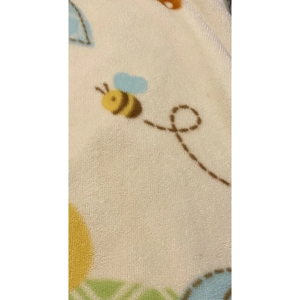 Disney Baby Blanket Winnie the Pooh Plush Bee Leaves Hive